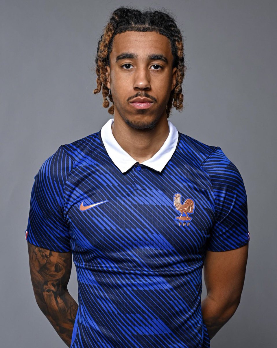 Utdtruthful's tweet photo. 🚨💣 𝐁𝐑𝐄𝐀𝐊𝐈𝐍𝐆! Leny Yoro STARTS for France tonight against Belgium. He is set for his DEBUT ❤️ #MUFC [@FabriceHawkins] https://t.co/6JIaLwypLv