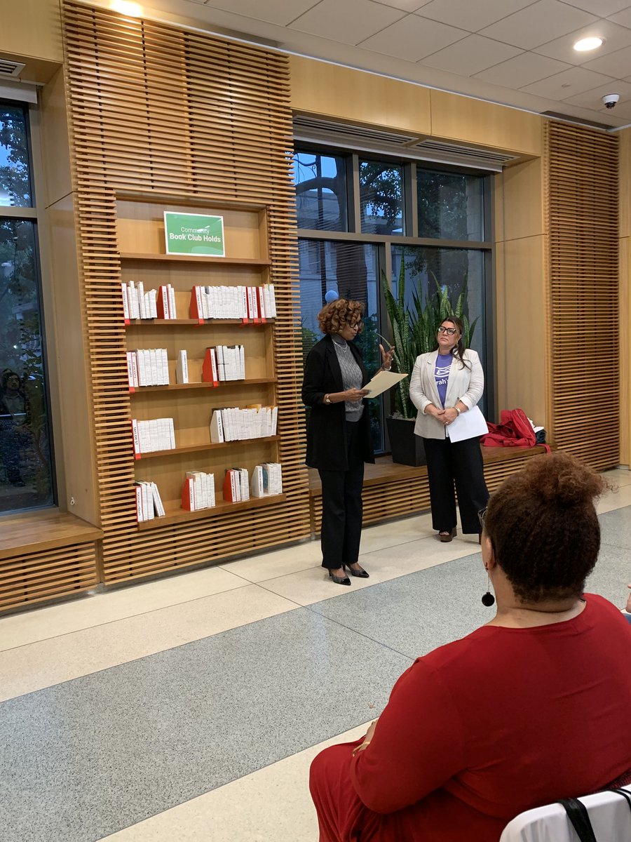 replilly78's tweet photo. Recently, i joined four fellow speakers at Sarah’s Inn’s Domestic Violence Kickoff at the Oak Park Public Library to raise awareness and discuss ways to better support survivors. Together, we must continue strengthening protections and building safer communities. 💜 https://t.co/7SsaokGCHg