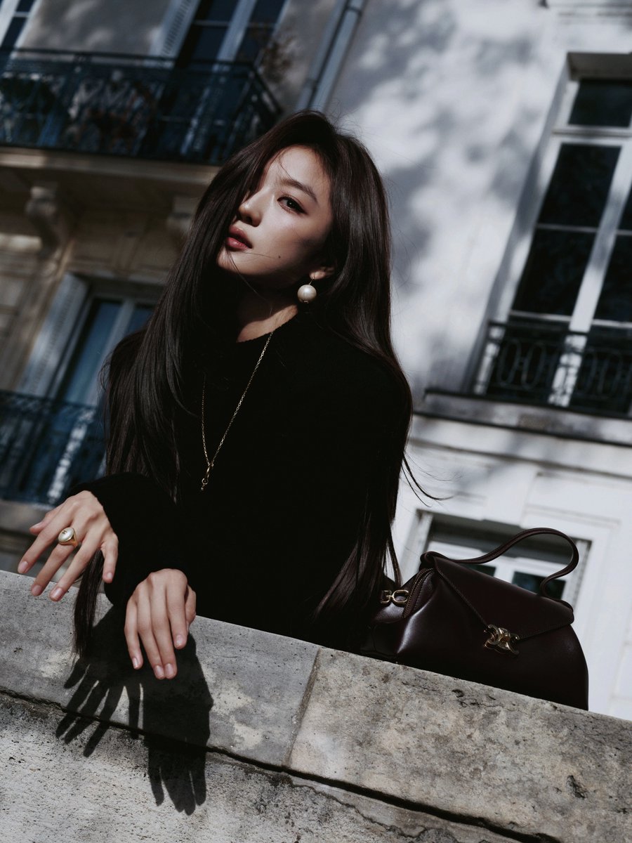jadnad33's tweet photo. Sun Qian staat op de gastenlijst voor het VOGUE Gala in Suzhou op 23 oktober.
🌍🖤🫠🔐
#TheEarlySpring #SunQian https://t.co/myzfVyBnnz