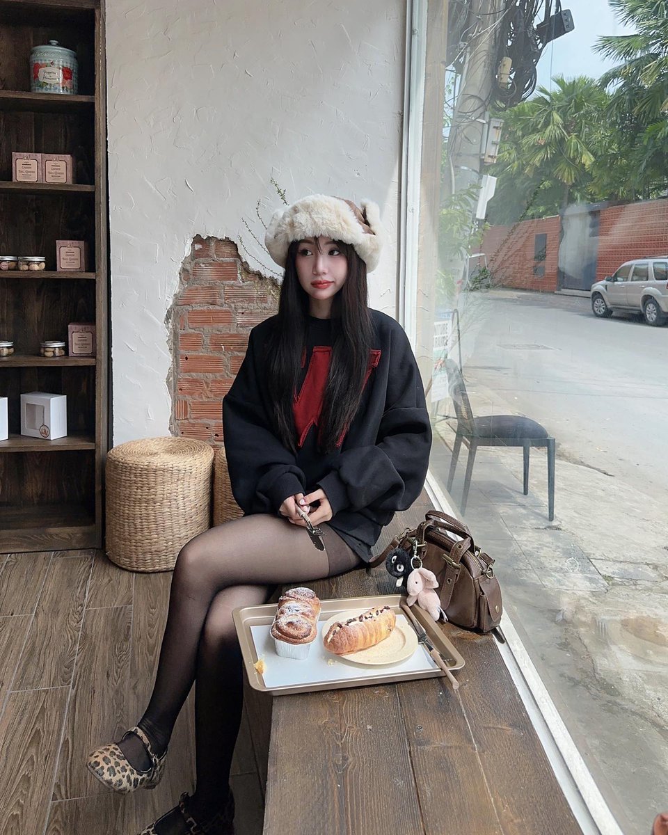 Magel_16's tweet photo. Good morning! ☕ Remember, your smile can brighten someone’s day—wear it proudly. 🌻
VwjrZxt https://t.co/imuWseyiYE