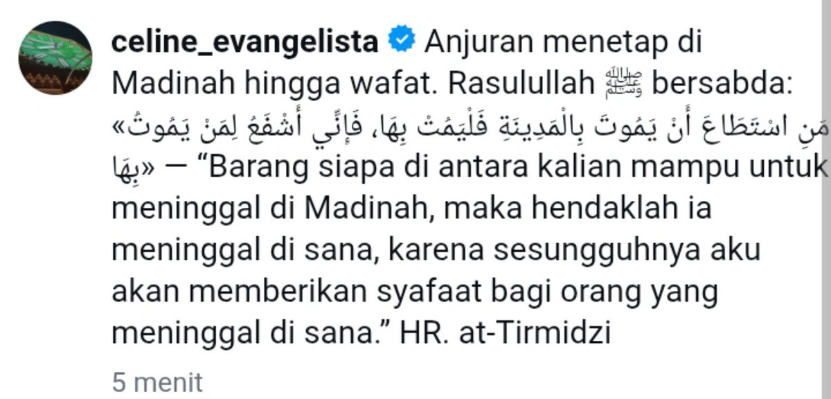 seduhtehnya's tweet photo. Celine Evangelista fix pindah ke Madinah??

Dalam unggahan terbarunya di medsos sebelah, Celine membagikan momen mengunjungi sebuah villa. Dari celetukan putranya sih, villa itu milik mereka. Harganya sekitar Rp2 miliar.

Lokasi villa Celine ini hanya sekitar 10 menit dari Masjid Nabawi. Kelihatan sederhana dari luar, tapi di dalamnya mewah. Ada tiga lantai dan dilengkapi dengan rooftop.

Dari video tersebut, diketahui bahwa tidak ada pajak tahunan rumah seperti di Indonesia. Pembeli rumah/villa hanya perlu menyetor 5% untuk Kerajaan di awal. Terus, nggak perlu nikah sama orang Arab buat beli rumah di Arab. Orang Indonesia juga bisa kok!

Harganya pun cukup murah dibanding rumah di Jakarta. Untuk rumah dengan 8 lantai, harganya katanya nggak sampai Rp8 miliar!

Di caption, Celine menambahkan hadis anjuran untuk menetap di Madinah. Bener-bener mantep banget ya hijrahnya mantan istri Stefan William ini 👍

Ada yang tertarik untuk hijrah seperti Celine juga? Atau mau investasi rumah/villa di Madinah mungkin?