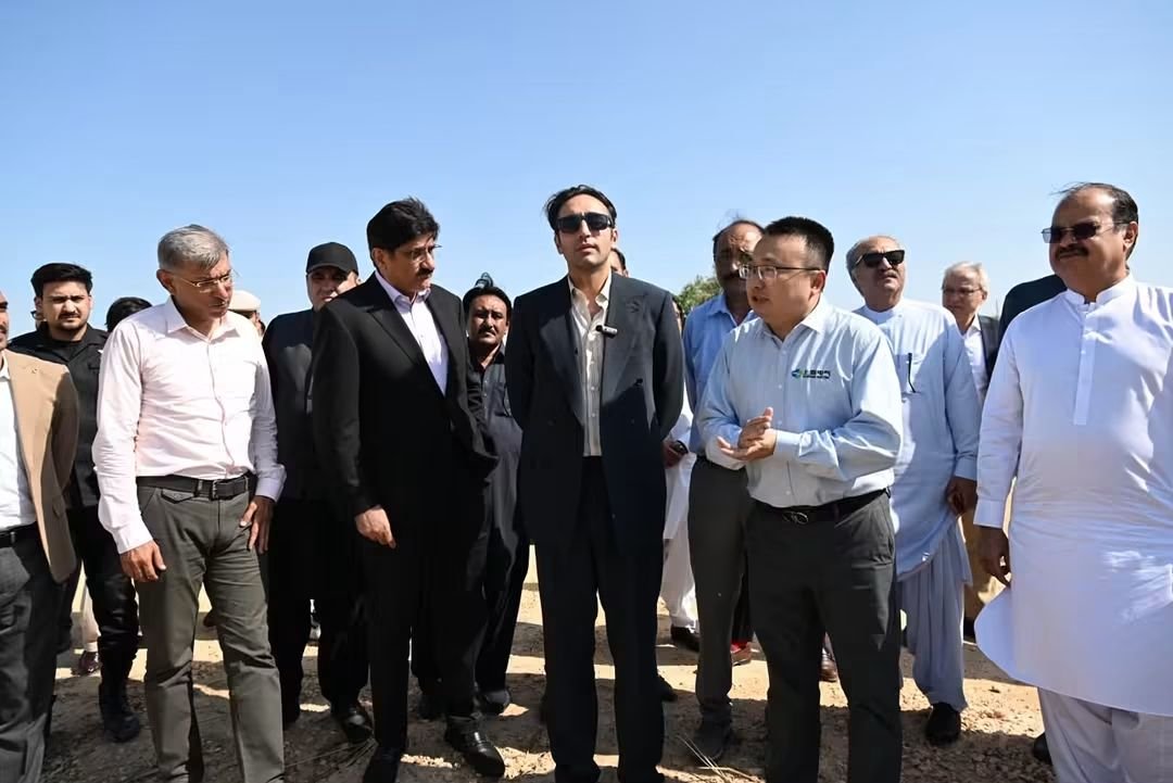 PPPAltaCanada's tweet photo. چیئرمین پاکستان پیپلز پارٹی بلاول بھٹو زرداری کا 100 ایکڑ پر مشتمل زرعی تحقیقی رقبے میں کھارے پانی سے چارے کی فصل اگانے کے منصوبے دورہ
@BBhuttoZardari https://t.co/dVlrqTAlmi