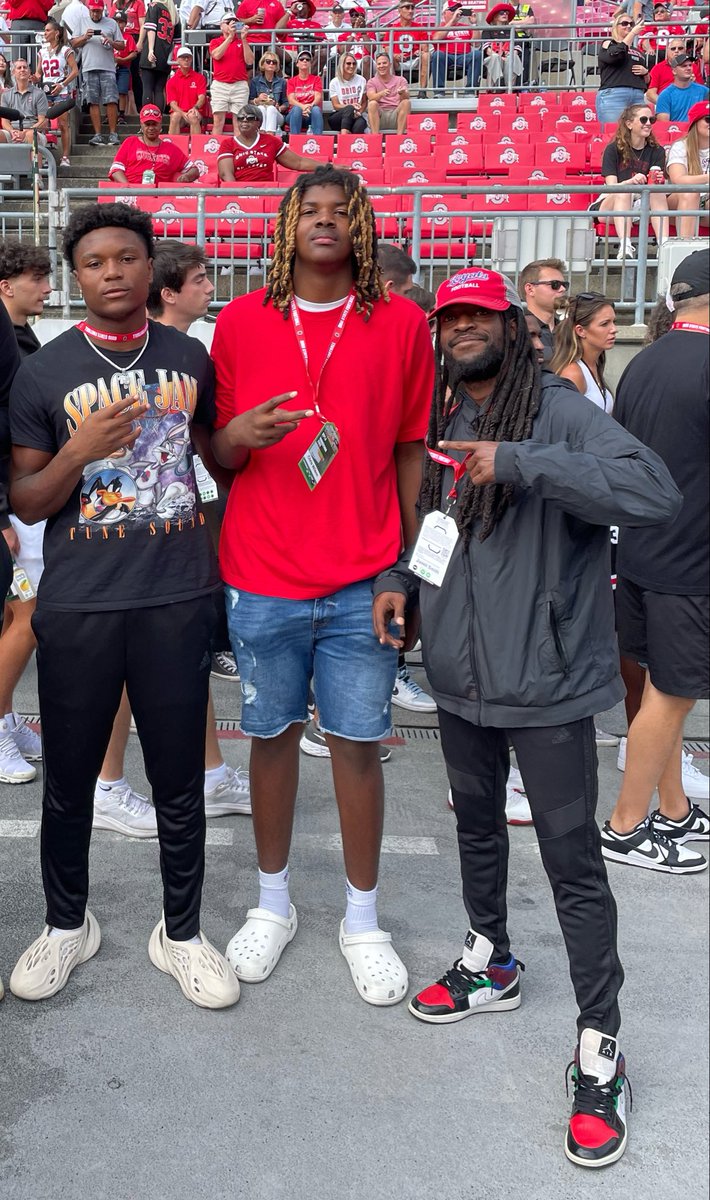 CoachMillz_'s tweet photo. Love y’all man 🙇🏾‍♂️ yall got me hurting bad. Promise im not gonna let this shit stop us man. My two pups just watch over me my boys 💔 https://t.co/sy1MPIMYxN
