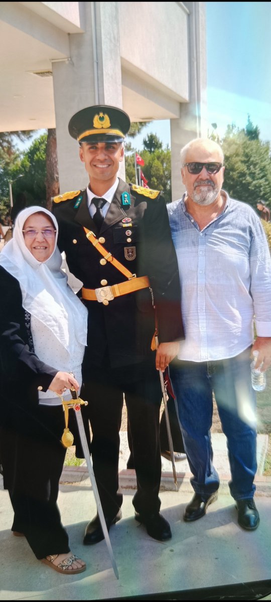 MustafaEro13oa's tweet photo. EVLAT ben seni bu günler için büyüttüm o İTRAİL köpeğiyle dövüşümüz yaklaştı onları ekin gibi biçip GAZZE nin intikamını almazsan babalık hakkım HARAM olsun sana o gün geldiğinde bir adım geri atma sakinnnnnn.Hz Ömer'in Selahattin EYYUBİ nin yigitlerinden geri kalma sakinnnn... https://t.co/DpcHYu0NQv