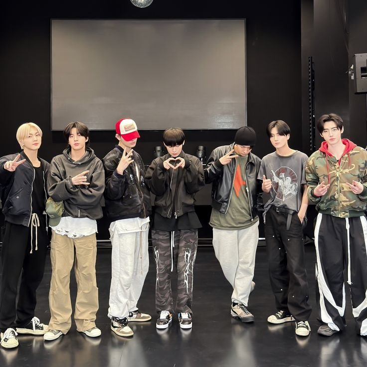 MysevEN7luv's tweet photo. ⋆𐙚⋆ 𝑰𝒏𝒕𝒆𝒓𝒂𝒄𝒕𝒊𝒗𝒆 𝑷𝒐𝒔𝒕 ⋆𐙚⋆

👑 Your battery % = Your ENHYPEN elegant song. 

0–10% — Chaconne
11–25% — Sacrifice (Eat Me Up)
26–40% — Still Monster
41–55% — Fatal Trouble
56–70% — Criminal Love
71–85% — Royalty
86–100% — Bite Me https://t.co/yNS7vRZPfC