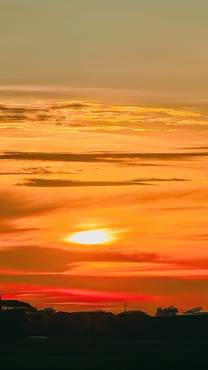 the_felizer's tweet photo. the horizon https://t.co/SsbTQL8nVV