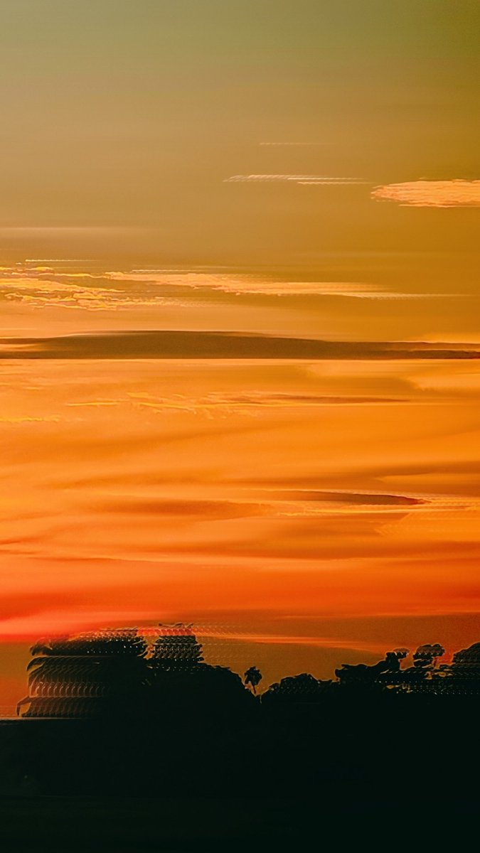 the_felizer's tweet photo. the horizon https://t.co/SsbTQL8nVV