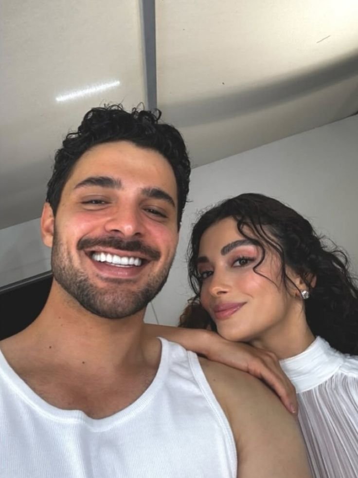 DoRa986700's tweet photo. الفرحة مو واسعتني 🥺🔥 رح نرجع نشوف الكواليس الحلوة لي بينهم و في ناس محروقين منهم 😭 اللهم لا حسد 
🧿 https://t.co/jHt5vSXOoC