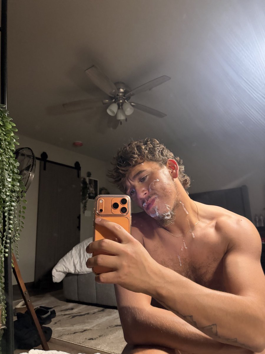 twitaj69's tweet photo. Can always count on bro to give me a good facial 💦💦 https://t.co/MzRwjp9OJv