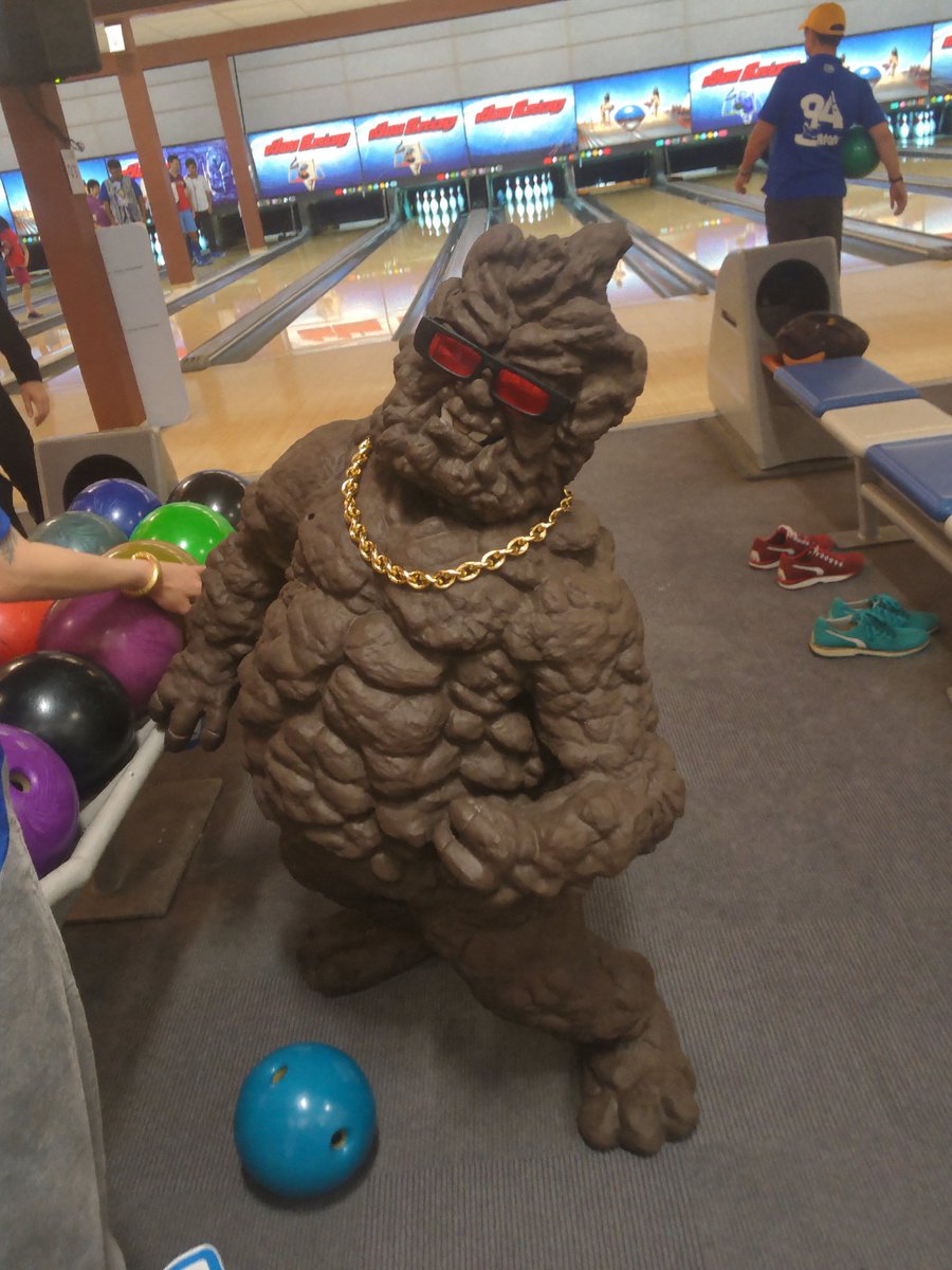 Rocky__EGO's tweet photo. went bowling and got my fingers stuck. currently negotiating joint custody of my hand with a purple ball. shoe rental guy is refusing to mediate https://t.co/z3ZkiLLiBn