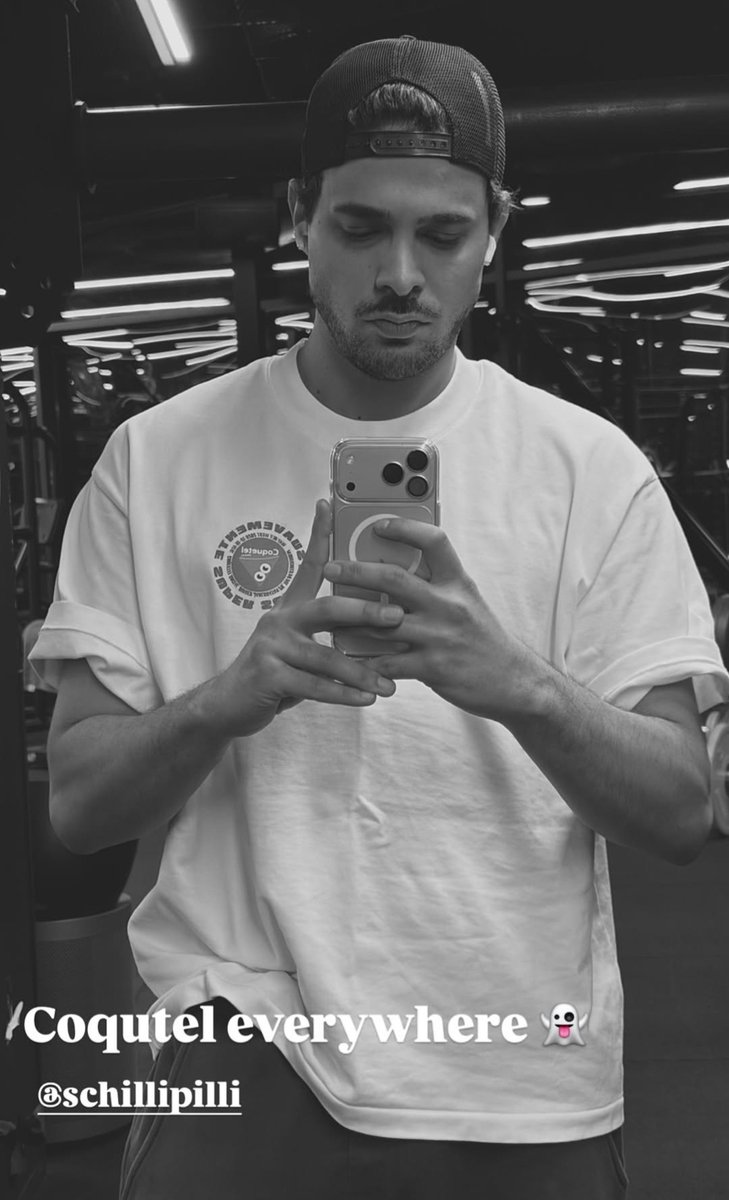 DoRa986700's tweet photo. هاليت راجع و بقوة 🔥🧿 كلشي يحمس من عمل منصة لمسلسل ترويجي بعدها مسلسل تيفي 🫣 الناجح ناجح دايمن و دايمن تلاقي وراه البعض من صياح و كيف هو راهم دايمن يصير حلو اكثر 
#HalitÖzgürSarı https://t.co/qPwGeLYGBe