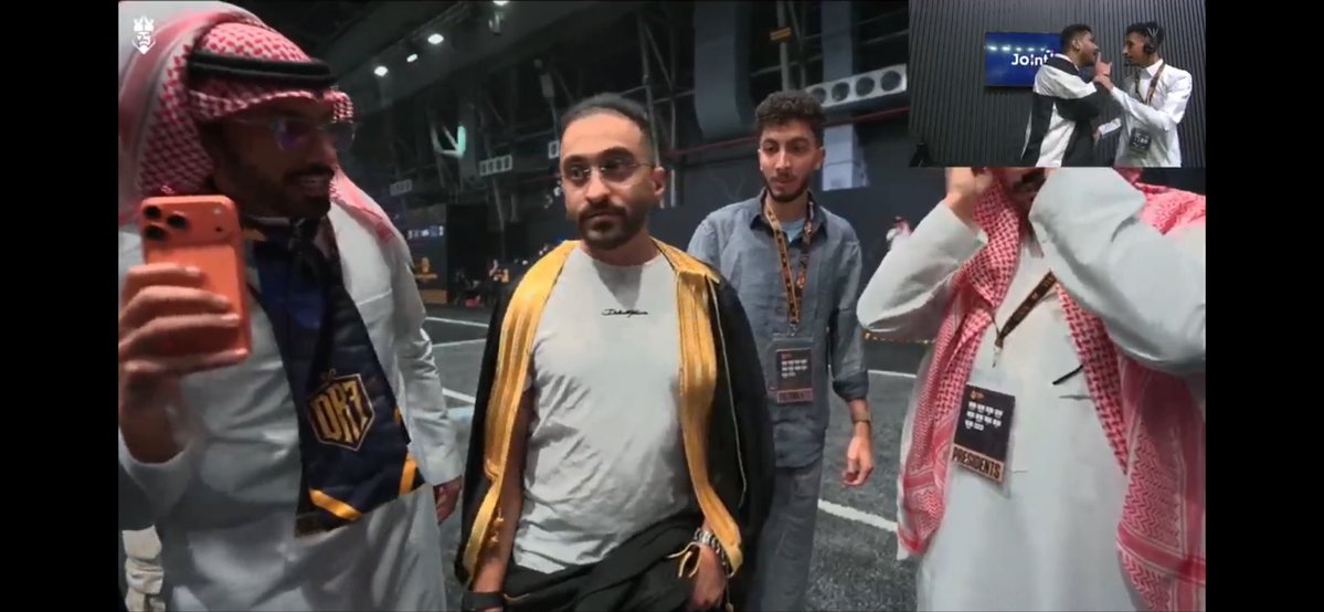Rena511_fpl's tweet photo. رُغم الظلم الي تعرض له دربحه 
بسبب الحكم للمره الثانيه 
بس الله عز وجل مايضيع حق احد و دربحه فاز في المباراه هذي غصببب واخلططط يالحكمممم 🧏🏻‍♀️ https://t.co/7UAnVxtgvv