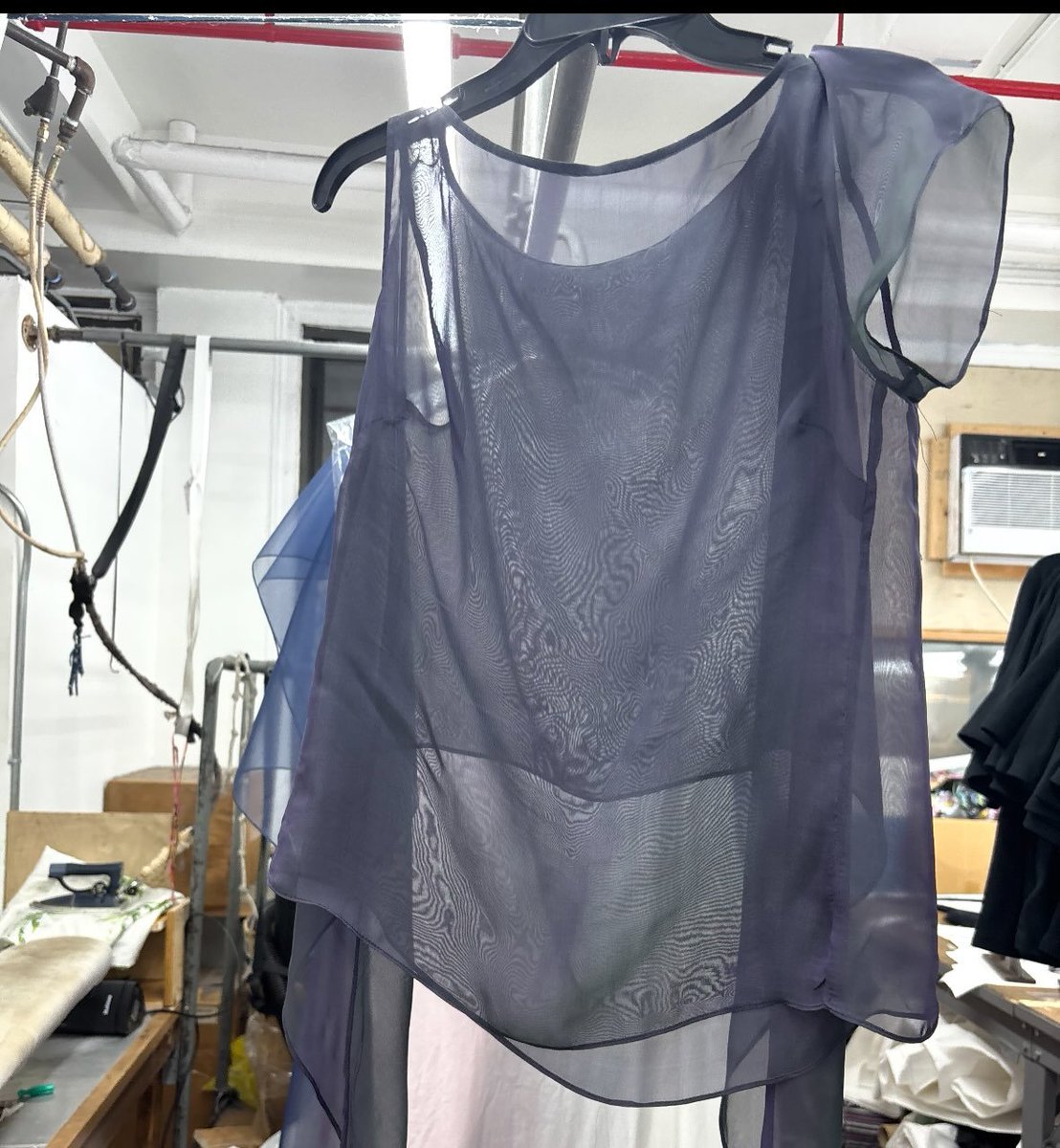 underscorestyle's tweet photo. custom lamotragine translucent cape top ❤︎
For opening night in Philadelphia https://t.co/nJy8czIujK