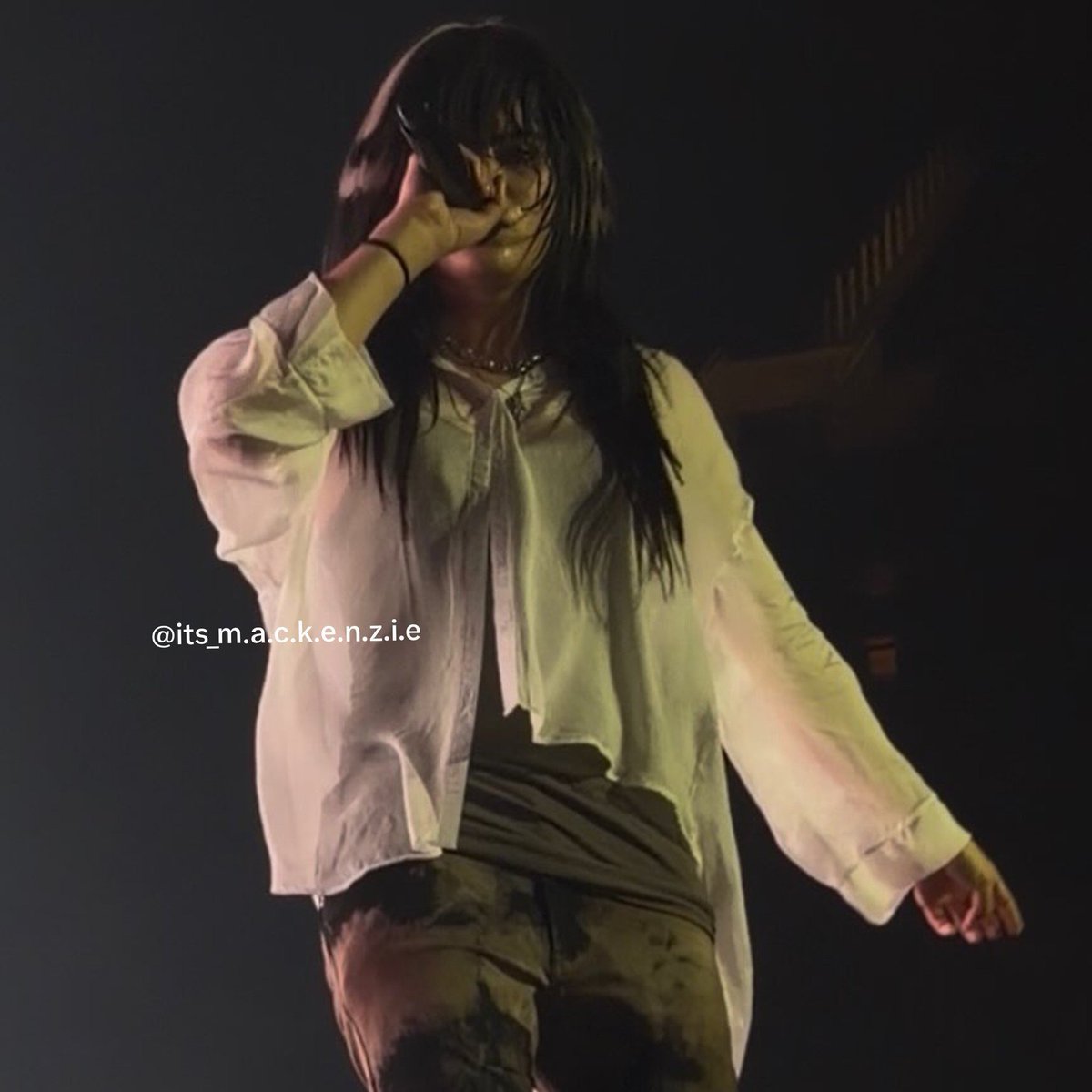 underscorestyle's tweet photo. custom lamotragine translucent button down ❤︎
For Brooklyn night 1 https://t.co/0reMERBdGs