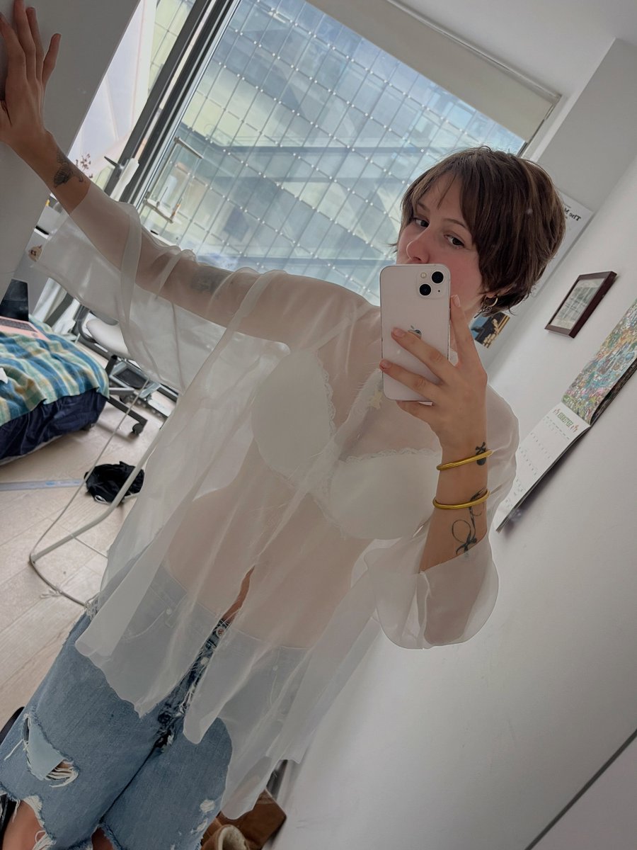 underscorestyle's tweet photo. custom lamotragine translucent button down ❤︎
For Brooklyn night 1 https://t.co/0reMERBdGs