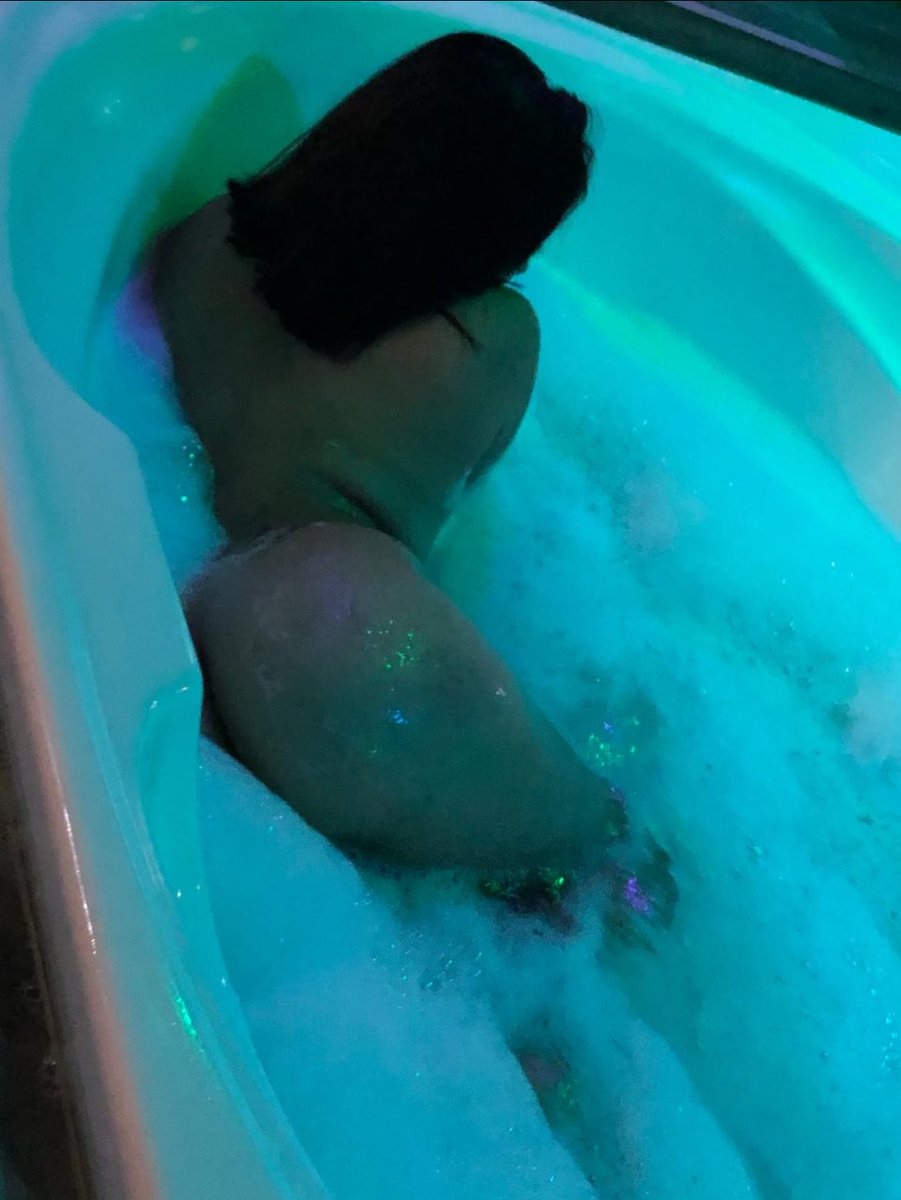 whoisss_0's tweet photo. Tranqui aprovechando que es lunes 🔞 #mty #bisexual #rps https://t.co/6kJHrM6LsT