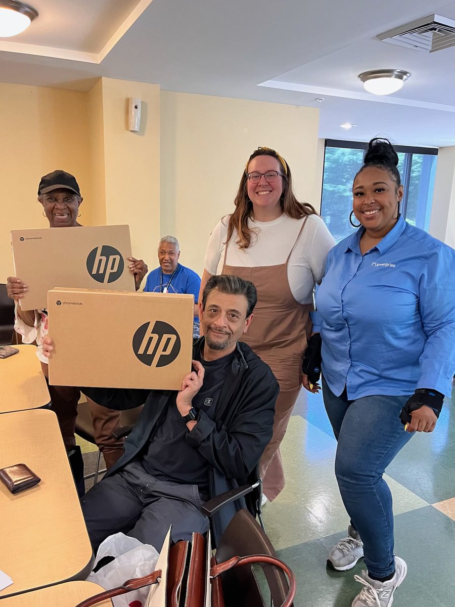 HoCoCommunity's tweet photo. Digital Inclusion Week is Oct. 4–10! #HoCoAging is highlighting digital equity through our Tech Device Donation Drive and digital literacy classes with Senior Planet from AARP/OATS.
No one left offline: https://t.co/fUA1mxLkWX https://t.co/A4Isvv1lDR