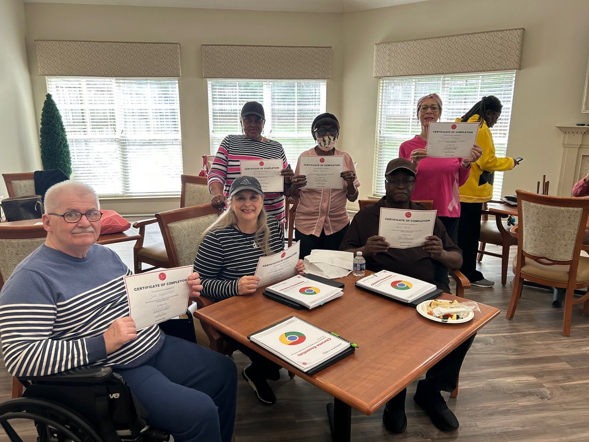 HoCoCommunity's tweet photo. Digital Inclusion Week is Oct. 4–10! #HoCoAging is highlighting digital equity through our Tech Device Donation Drive and digital literacy classes with Senior Planet from AARP/OATS.
No one left offline: https://t.co/fUA1mxLkWX https://t.co/A4Isvv1lDR