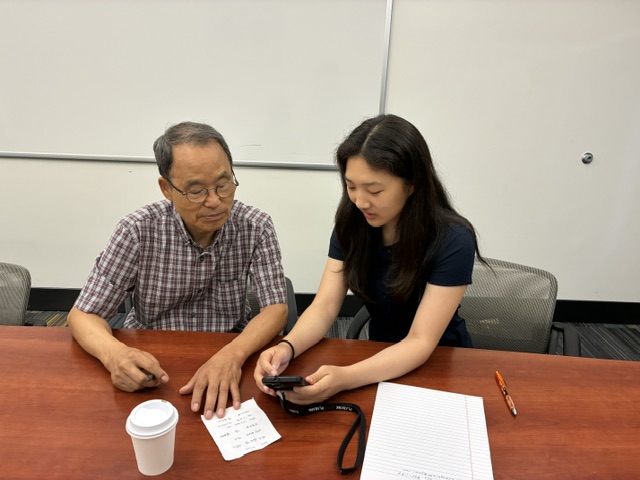 HoCoCommunity's tweet photo. Digital Inclusion Week is Oct. 4–10! #HoCoAging is highlighting digital equity through our Tech Device Donation Drive and digital literacy classes with Senior Planet from AARP/OATS.
No one left offline: https://t.co/fUA1mxLkWX https://t.co/A4Isvv1lDR