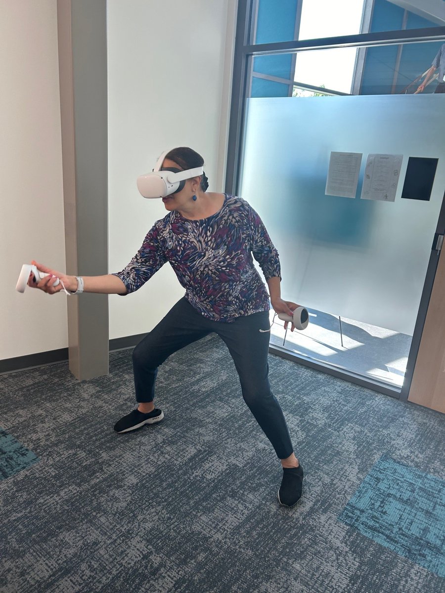 HoCoCommunity's tweet photo. Digital Inclusion Week is Oct. 4–10! #HoCoAging is highlighting digital equity through our Tech Device Donation Drive and digital literacy classes with Senior Planet from AARP/OATS.
No one left offline: https://t.co/fUA1mxLkWX https://t.co/A4Isvv1lDR