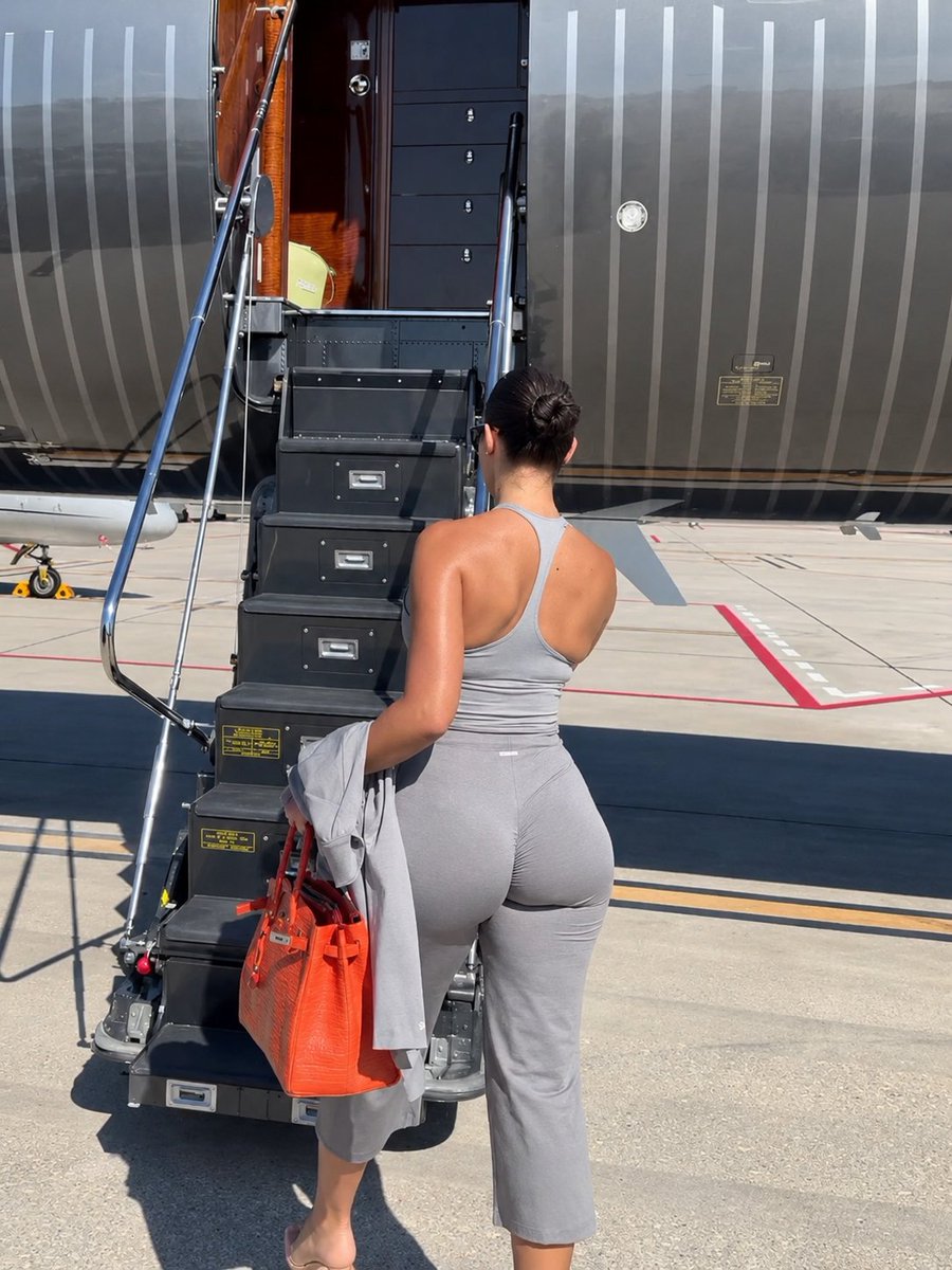 georginagio1994's tweet photo. 👑🫶 🛬
#georginarodriguez #georginagio https://t.co/uDIhPM4KS6