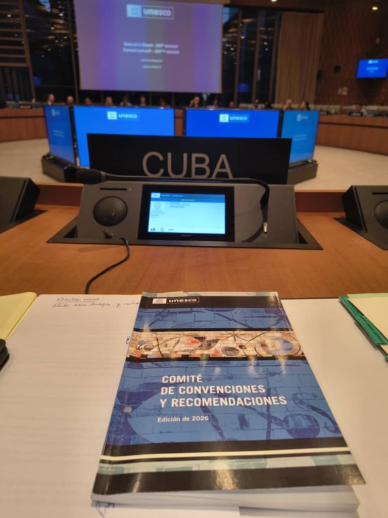 MirtaGranda's tweet photo. Iniciaron hoy las labores del Comité de Convenciones y Recomendaciones (CRE), órgano subsidiario del Consejo Ejecutivo de la @UNESCO_es, integrado por 30 de sus miembros. 
(1/2🧵) https://t.co/KTvTVN41Ky