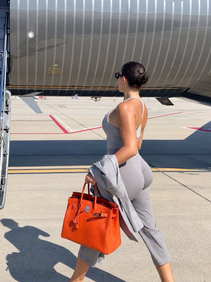 georginagio1994's tweet photo. 👑🫶 🛬
#georginarodriguez #georginagio https://t.co/uDIhPM4KS6