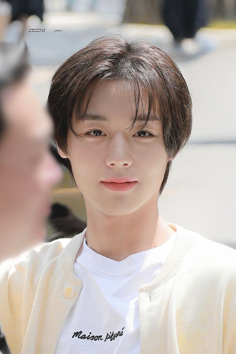 kimeutsho's tweet photo. 엥?너네학교 짱 마즘..? 소리 나올정도로 
ㅈㄴ예뻐버리란말이야 https://t.co/9MoKh2Pjj9