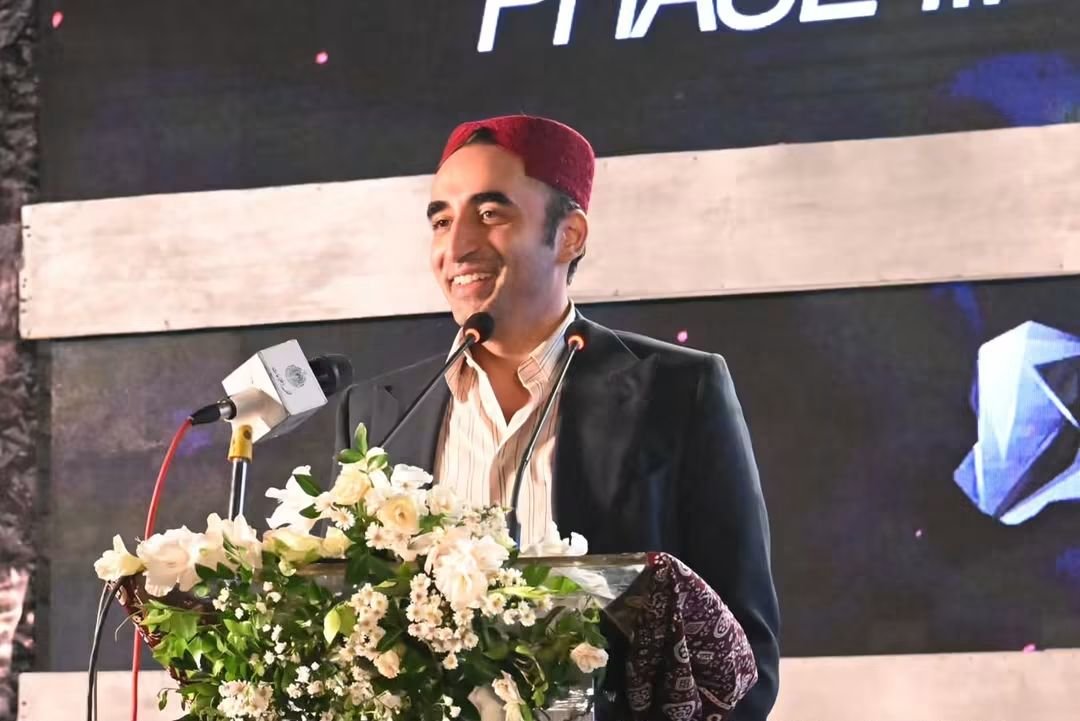 PPPAltaCanada's tweet photo. چیئرمین پیپلز پارٹی بلاول بھٹو زرداری تھر کول بلاک ٹو کے توسیعی منصوبے کی افتتاحی تقریب سے خطاب کررہے ہیں۔
@BBhuttoZardari https://t.co/CrPDy21VHk
