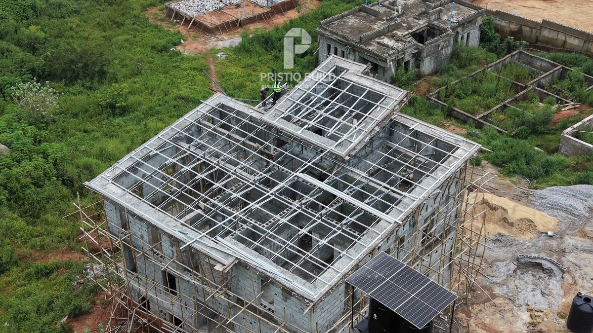 pristiqbuild's tweet photo. Another project underway. 

We’re now on site at Brick City Estate, Kubwa, bringing another project to life with precision and quality.

#LGSROOFING #RoofingNigeria #ConstructionNigeria https://t.co/oymqytIaQp