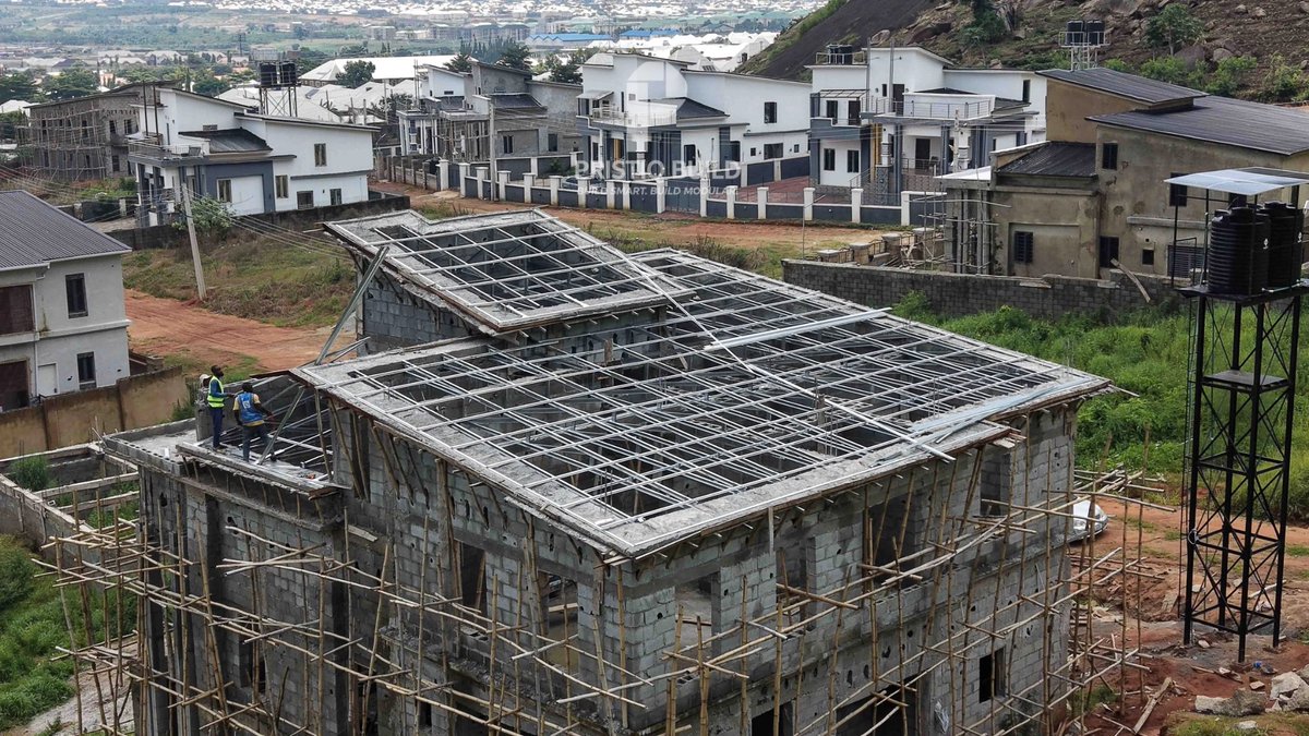 pristiqbuild's tweet photo. Another project underway. 

We’re now on site at Brick City Estate, Kubwa, bringing another project to life with precision and quality.

#LGSROOFING #RoofingNigeria #ConstructionNigeria https://t.co/oymqytIaQp