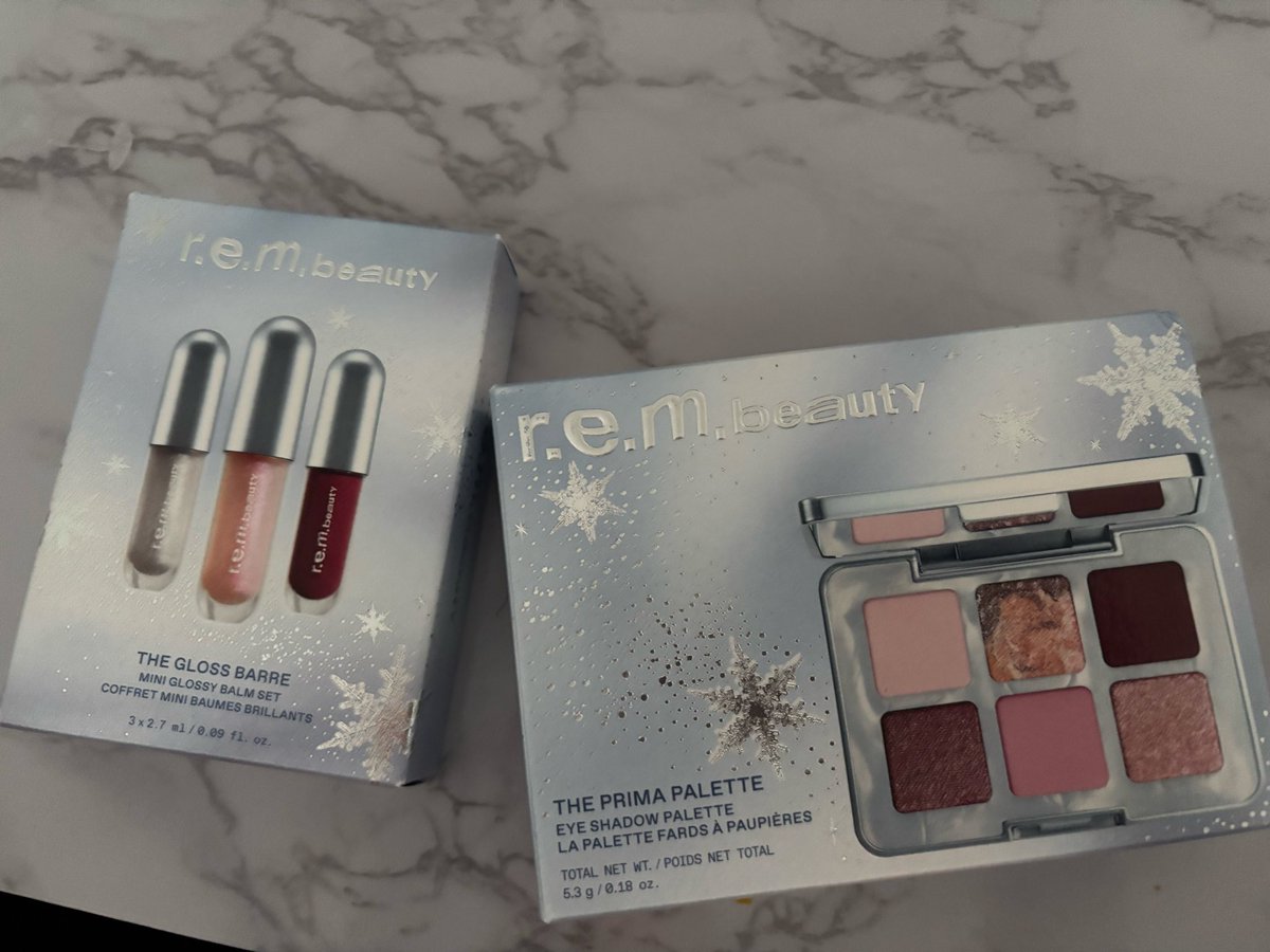 honeymindbee's tweet photo. oh my goodness🥲🤍❄️ 

#rembeauty #arianagrande https://t.co/vTwViJN4BD