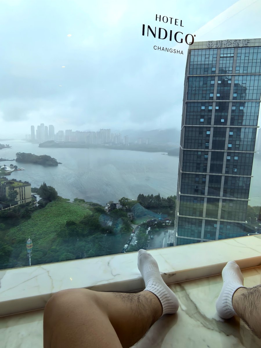 IW20180723's tweet photo. 假期就要过去了。。。。惴惴不安。不想上班💼 https://t.co/z4RYuTl3lv