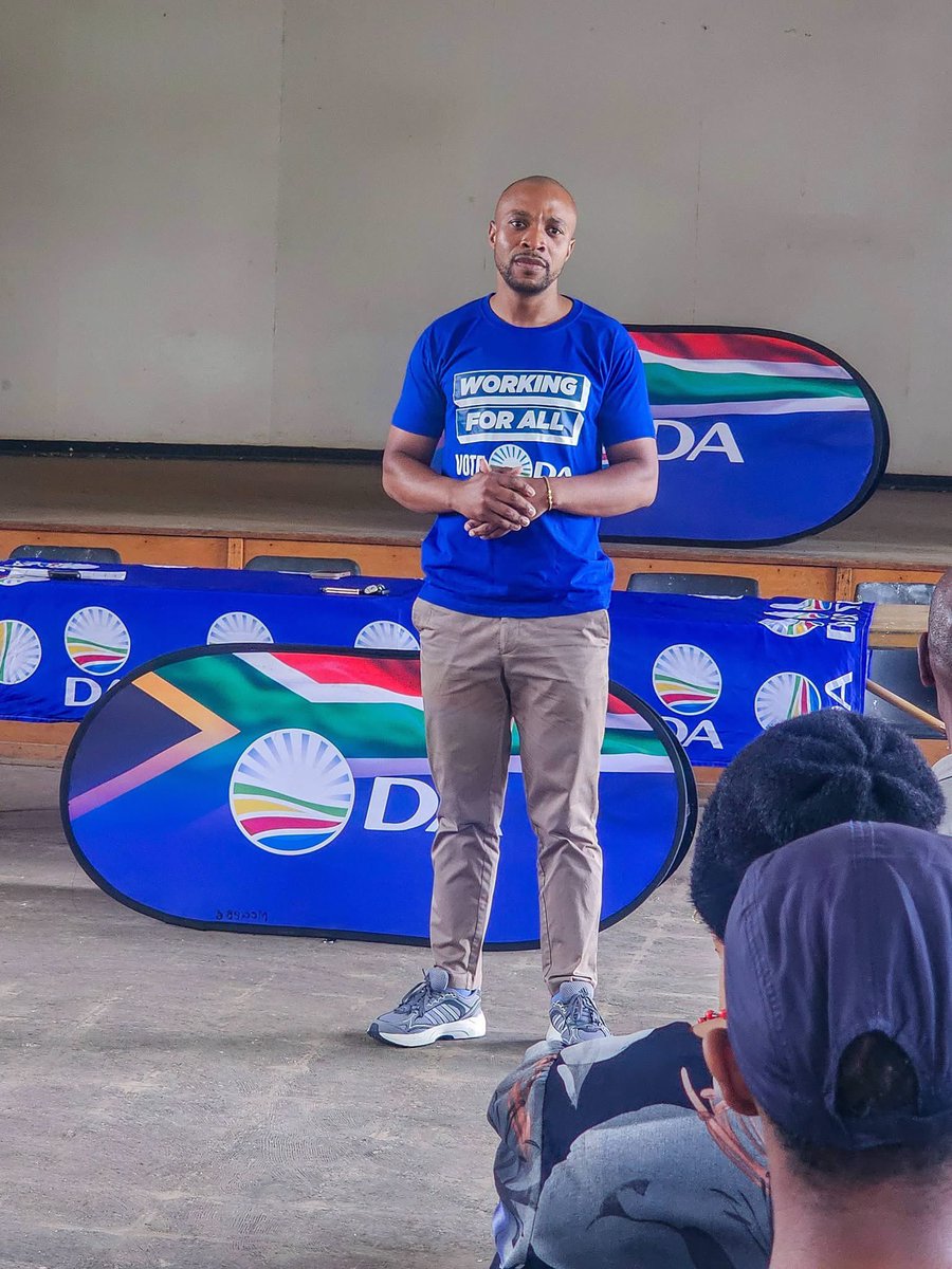 MoketeForLesedi's tweet photo. Jameson Park, we hear you! ๐
A productive engagement with residents as we listened to the issues that matter most to our community.
Itโs time for action. Itโs time for Lesedi.
#LetsGetLesediWorking #KeNakoYaLesedi #MoketeForLesedi https://t.co/D5PNdsLnYV