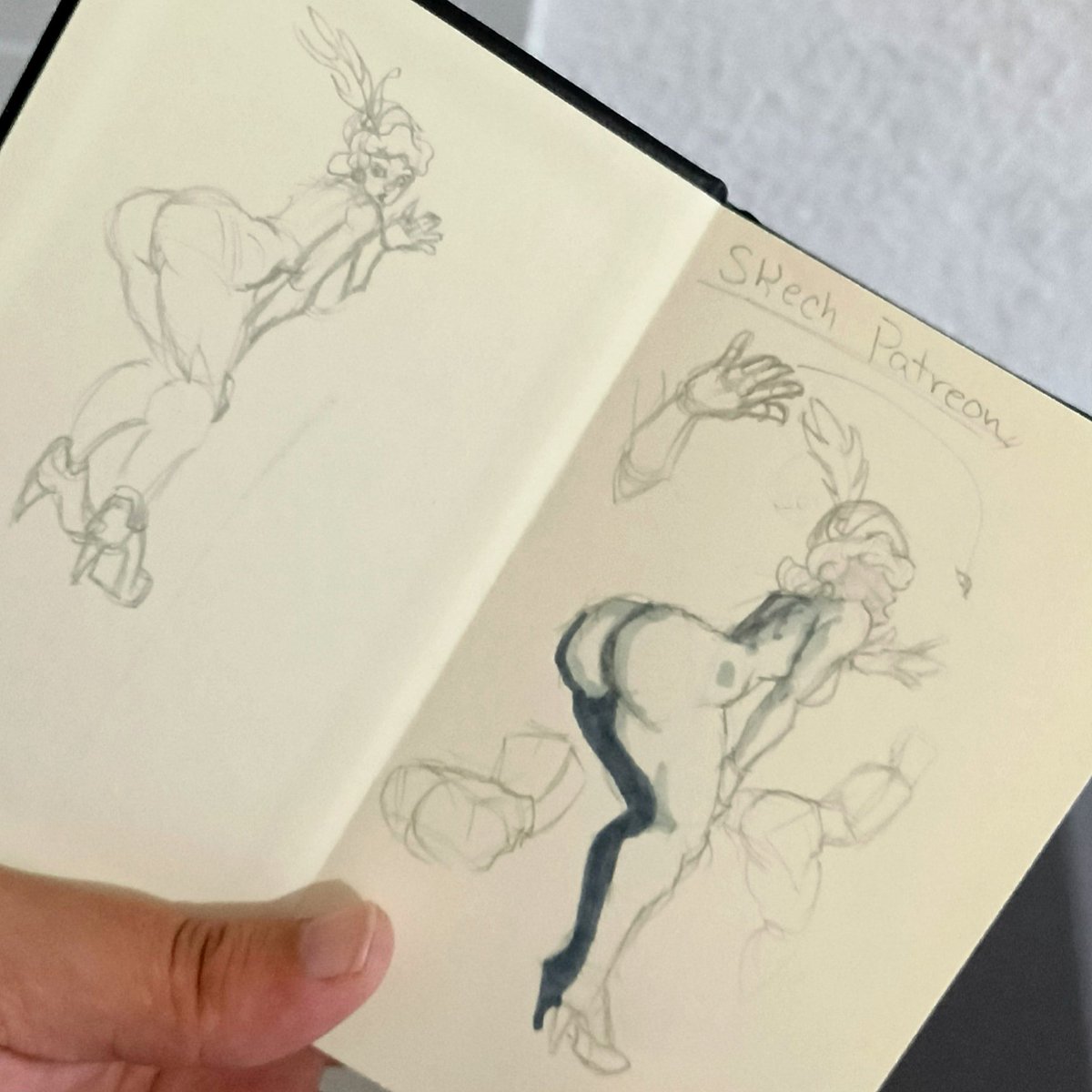 DomenicoMea's tweet photo. I'm one of those people who sometimes practices poses or scenes on paper and then transfers them to digital; I feel I work faster and more fluidly on paper than on a desktop tablet. Sketch of the sketch for a Patreon subscriber :3
#sketch #sketchbook #draw #anatomy #pose https://t.co/K4ZXO0ZQ2L
