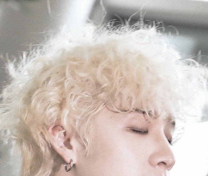 BANGCHANOLIC's tweet photo. #FREETHECURLS https://t.co/IbjhkNQxbz