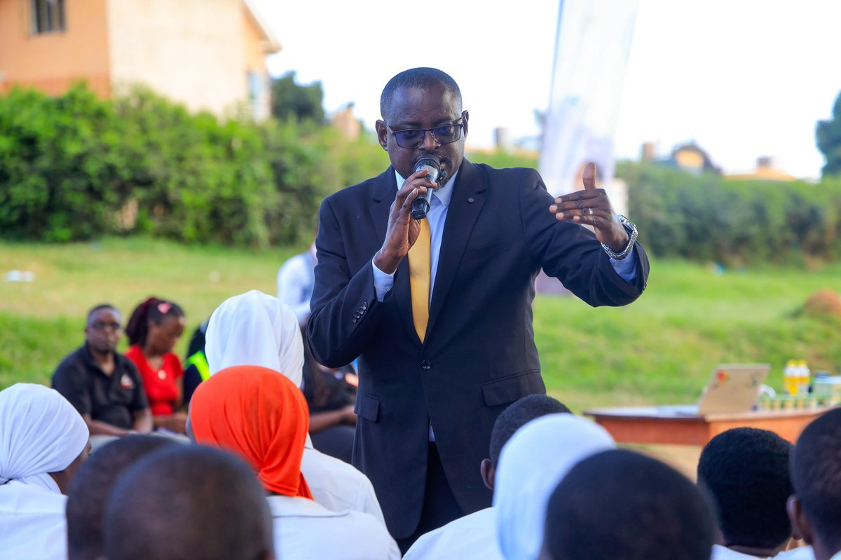 Kachainamedia's tweet photo. Represented @reachahand at Gracious Secondary, Mbarara today as a peer educator &amp; edutainment mentor.
Real change starts when youth have safe spaces to ask, challenge myths &amp; have honest conversations about their futures” Muhereza Valentine @Kachainamedia #BeBetter https://t.co/5beZn5LjzM