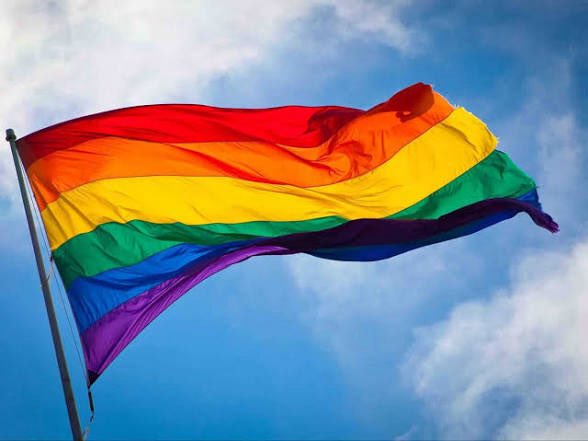 mybestAnitta's tweet photo. 🚨 POLÊMICA: SER GAY SERA PROIBIDO NO BRASIL?

“Qualquer demonstração de afeto entre pessoas do mesmo sexo será considerada crime. O Brasil precisa voltar aos seus valores tradicionais.” https://t.co/DeqXtwGHjU