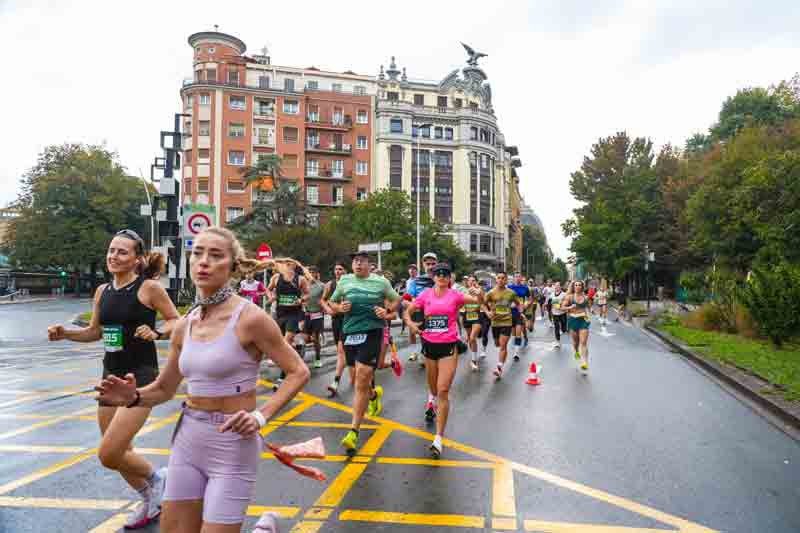 LauraStillSlay's tweet photo. Absolute goals! Amber Heard just finishing the San Sebastián Half Marathon in Spain in 1:39:54 at age 40, out of 5,200 participants, is next-level fitness. So impressive. 🔥 https://t.co/2nMxai8iIq