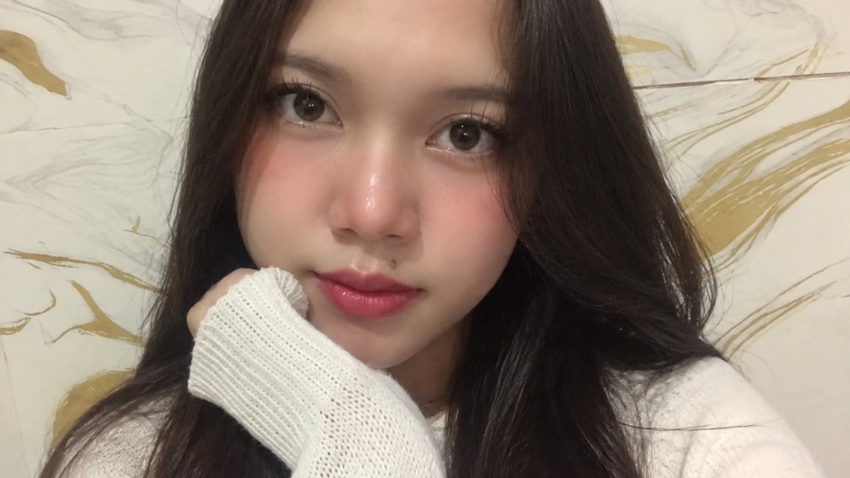 namaguefernanda's tweet photo. into you https://t.co/OBLzKGYafq