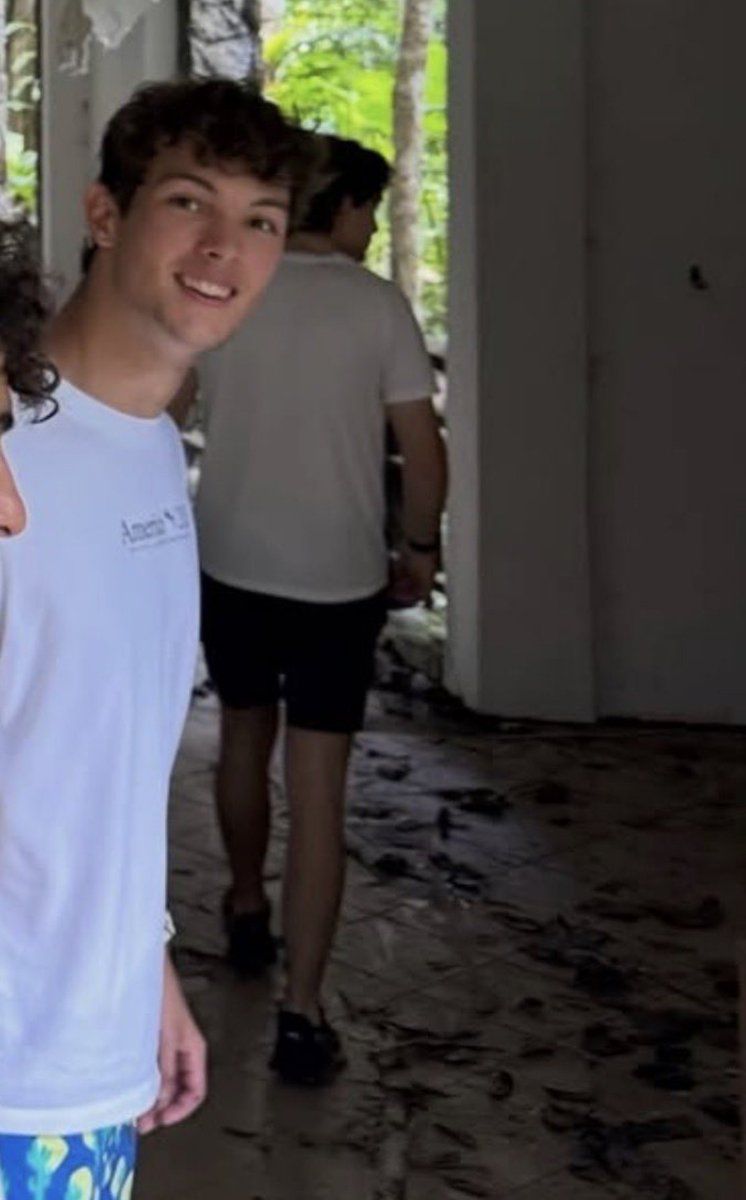 laurogeitabat's tweet photo. the little oscar cameos in alex's photodump of the boys' trip ☺️ https://t.co/JqZV2FpWfG