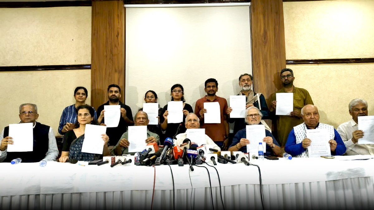 subhankar_org's tweet photo. Today, former top civil servants, diplomats and civil-society voices came together to serve a 'People’s Notice of Impeachment' against CEC Gyanesh Kumar, raising six serious allegations over the functioning of the ECI, Form 6, ECINET and SIR.
#GyaneshKumarMustGo #ECI #SIR https://t.co/x350FEKVIP