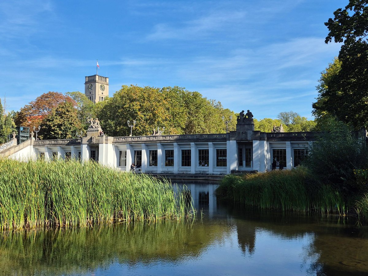 TalesFromBerlin's tweet photo. The scenic Rathaus Schöneberg subway station in Berlin, originally called Stadtpark. https://t.co/3RwRx8tP12