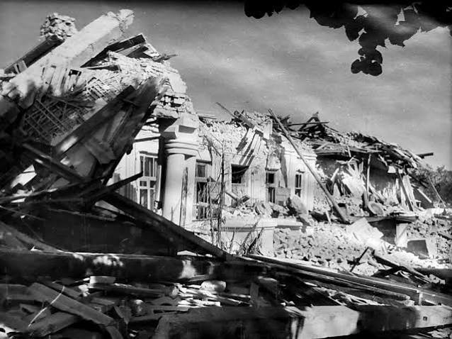 asyacina's tweet photo. 1948 Aşkabat depremi, 1948  5 Ekim'i 6 Ekim'e bağlayan gece saat 01.12'de gerçekleşen 7.3 büyüklüğünde, Türkmenistan tarihinin en büyük felaketidir.
Sovyet dönemindeki sansür nedeniyle tam rakamlar uzun süre gizlense de, tahminlere göre 10.000 ila 160.000 kişi hayatını kaybetti. https://t.co/oy1OTukjjs