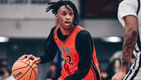 SEHoopsReport's tweet photo. Top-15 Recruit King Gibson (@thekinggibson8) commits to LSU

Gibson joins two-sport star Ahmad Hudson (@AhmadHudson9) as the two LSU commits for Will Wade in the upcoming recruiting cycle

Gibson will play his senior season at @SPIREHoops 

Read Here: https://t.co/NUfcbJVF9i

@glenwest21 @DushawnLondon1 @ebosshoops @TravisBranham_ @krystenpeek @AdamFinkelstein 

📸: Nike EYBL Scholastic