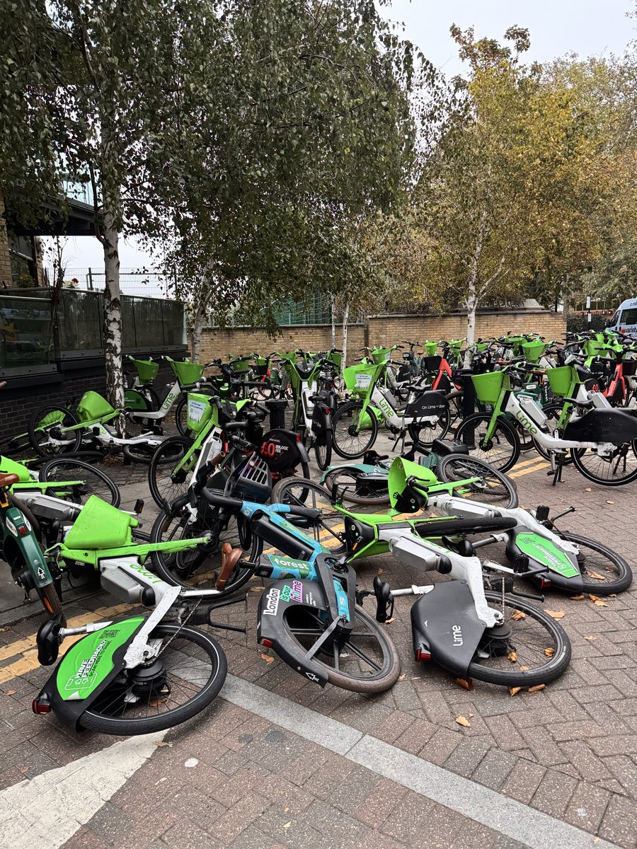 SoozeProctor's tweet photo. @limebike @forestbike_uk and 
@voitechnology  you might want to come and collect your bikes please. London E14 https://t.co/r0Pwp8adj7