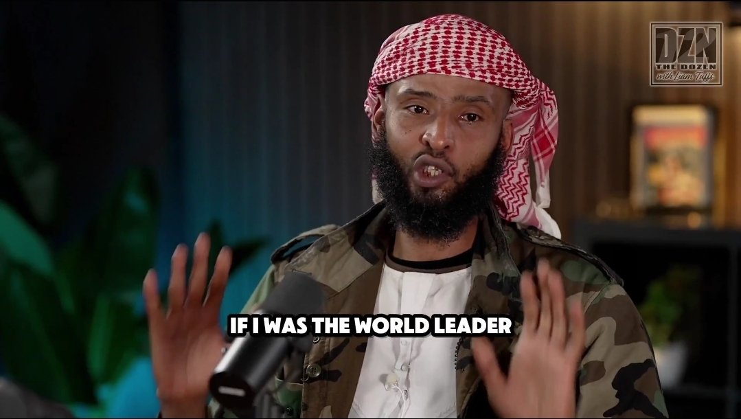 I_amMukhtar's tweet photo. Every Muslim is calling this weirdo out and saying that he doesn't represent Islam. He's thick, he popped out of nowhere, and now every Islamophobe is him using and promoting him.

Tommy Robinson was the first to promote him after he showed support for the far right. https://t.co/nbBFyWPTao