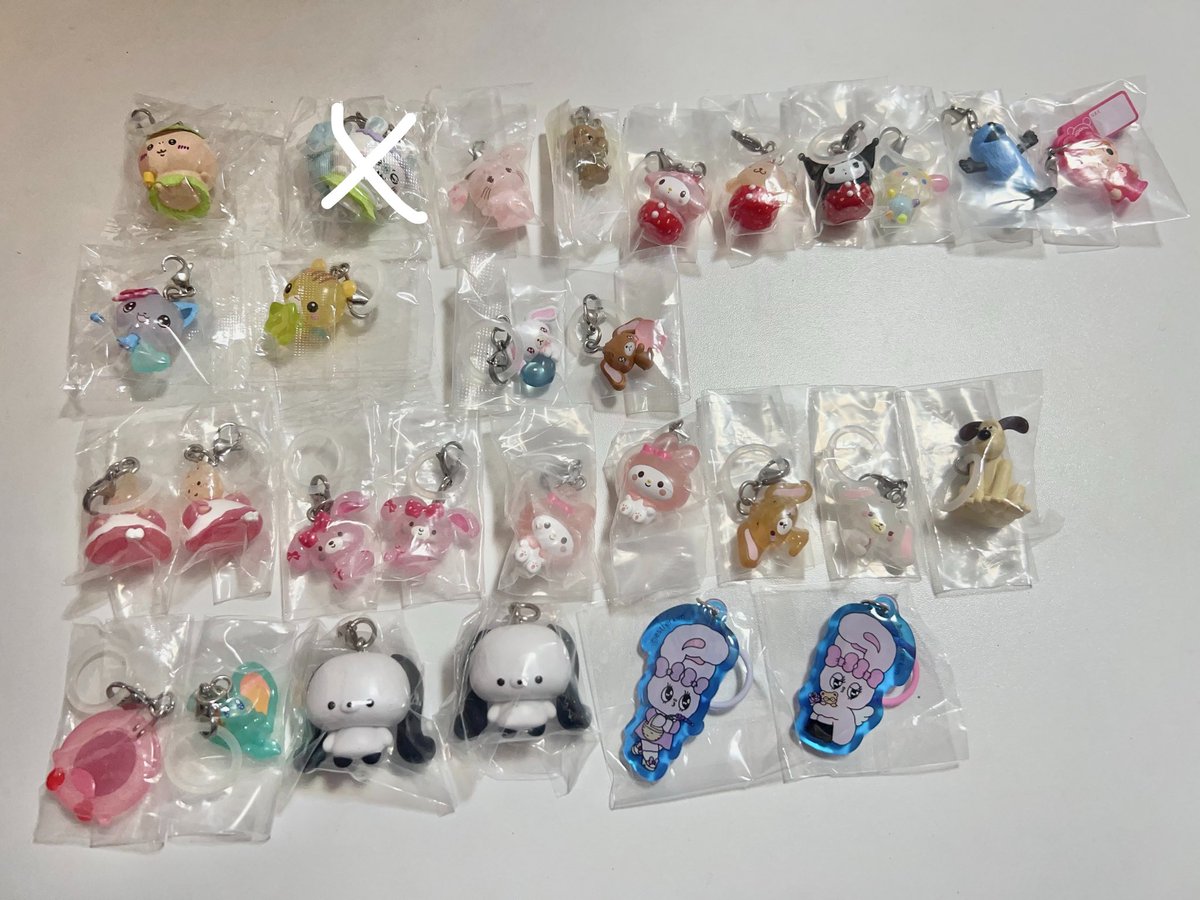 usagi_04123's tweet photo. めじるしアクセサリー 交換

【譲】 画像1枚目

【求】 マイメロ、キャミー3優先
         その他も検討します
         定価＋送料で買取も可

映画特典は1つ1500円とします
1段目の買取は2段目以降から2点以上抱き合わせお願いします
ごめんなさいは♡で返信とさせて頂きます https://t.co/geep71Igzd