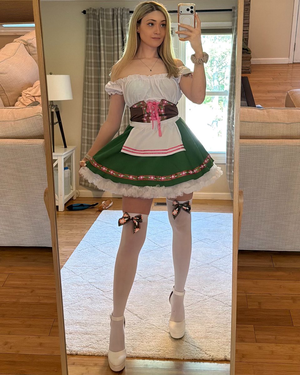 michellotter128's tweet photo. I know Octoberfest just ended, but I wanted to try out a German barmaid outfit https://t.co/5bFw7vJm0o