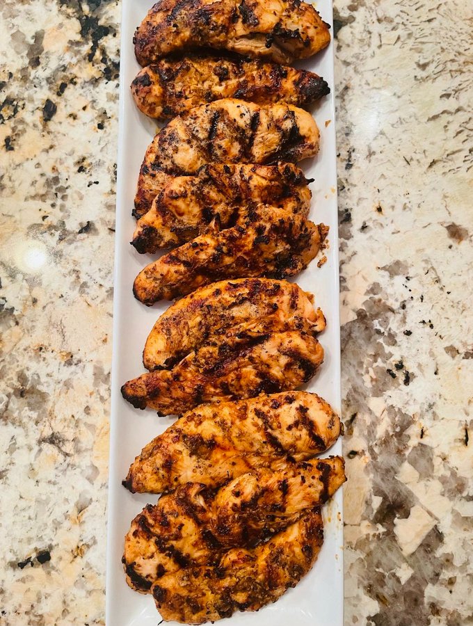 coookwithchris's tweet photo. Honey mustard chicken

Ingredients:

1/3 cup organic stone ground mustard
1/4 cup raw honey
2 tbsp apple cider vinegar
1 tbsp extra virgin olive oil
1 tsp salt
1 tsp pepper
1 tsp paprika
1 tsp garlic powder (or fresh garlic)
Dash of cayenne (optional)